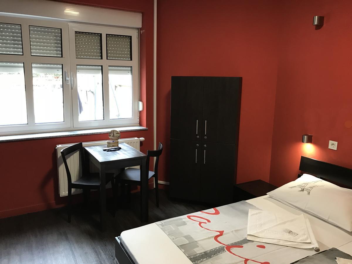 Hostel Paris Zagabria Esterno foto